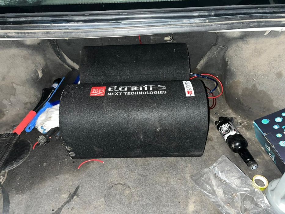 Продам 2 сабвуфера