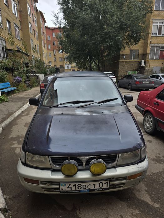 Продам машину Mitsubishi Chariot 1995г