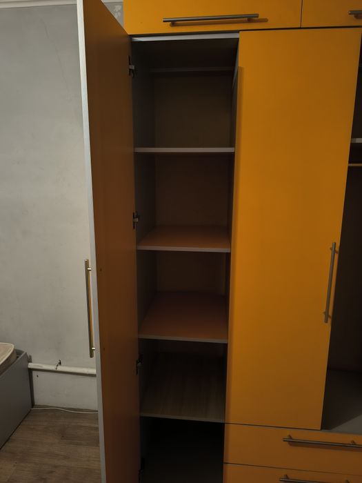 Продам спальный детский гарнитур