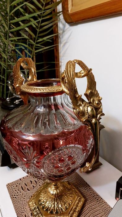 Ваза хрустальная с бронзовым литьем