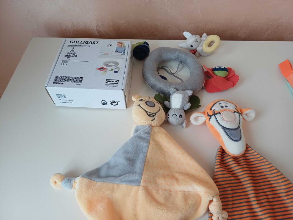 Бебешки играчки - плюшени и дрънкалки