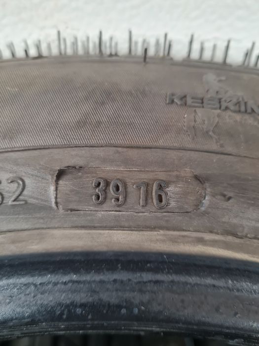 Зимни гуми 4 броя SYRON Everest1 185 60 R15 дот 3916