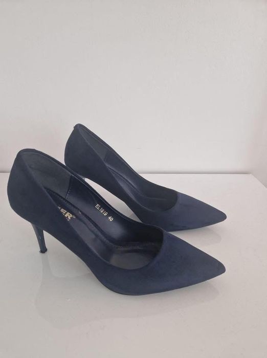 официални обувки велурени