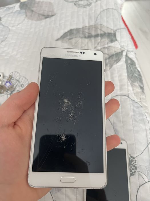 Продаю 2 телефона на запчасти