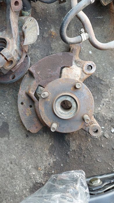 Ступица  на мазду 323