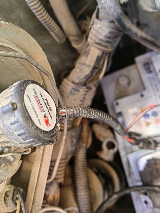 Продавам ксенон комплект