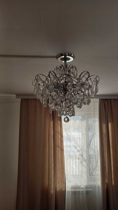 Продам люстры отличного состояния