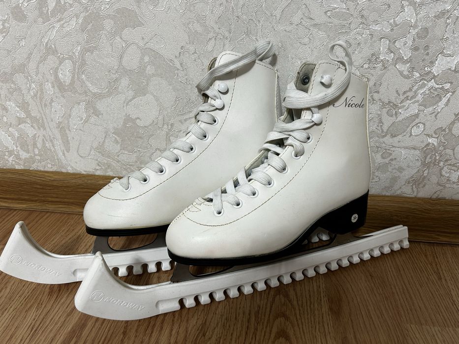 Продам новые коньки