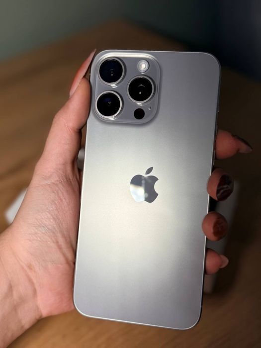 iPhone 15 Pro Max 256 ГБ, 90 %