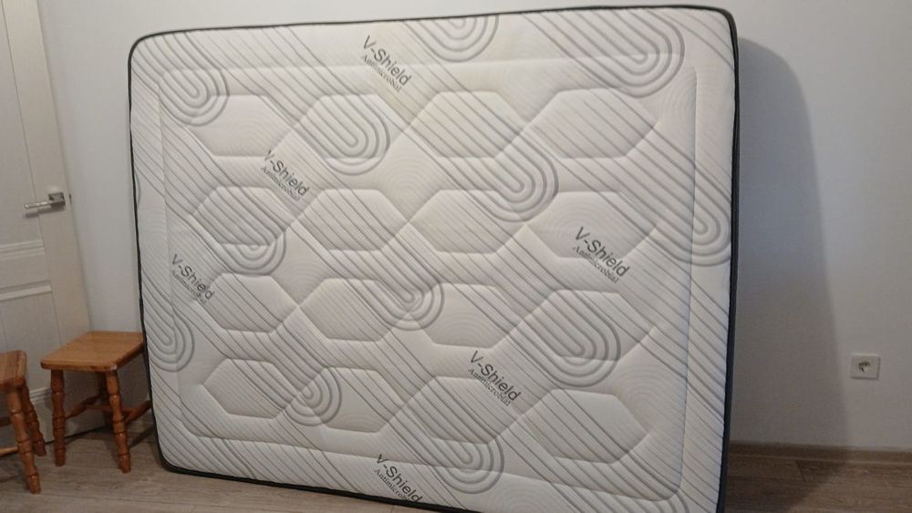 Продам двухспальный матрас