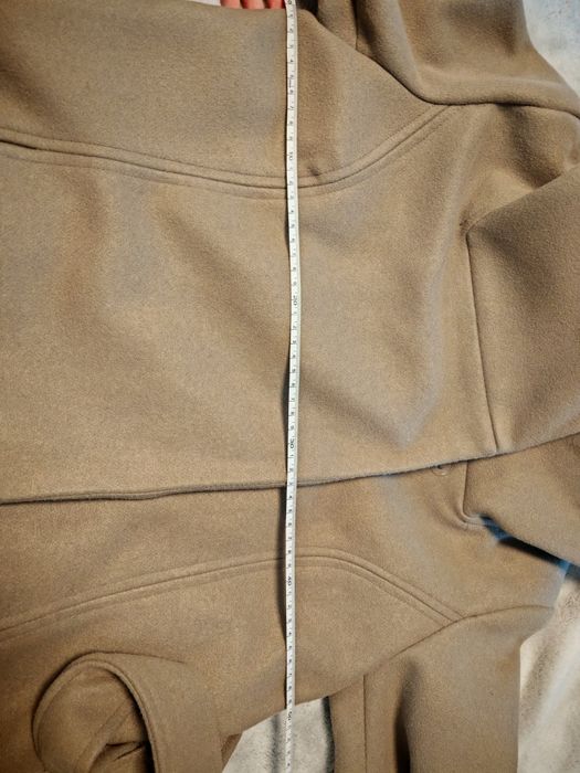 Дамско палто Л размер в бежов цвят