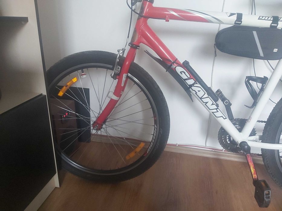 Bicicleta Giant Yukon (single speed) foarte usoara cadru aluminiu 10KG