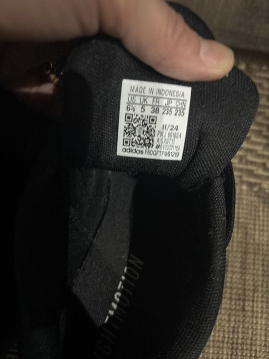 Адидас маратонки оригинални