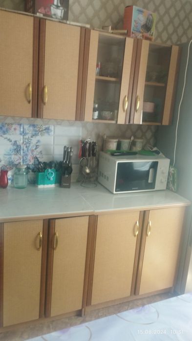 Кухыный шкаф сатылады