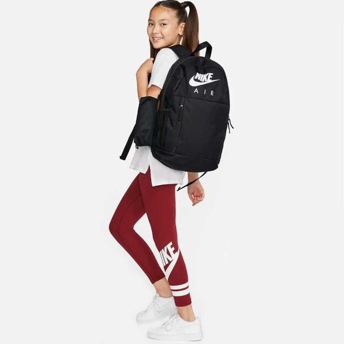 Nike оригинална ранцица с несесер