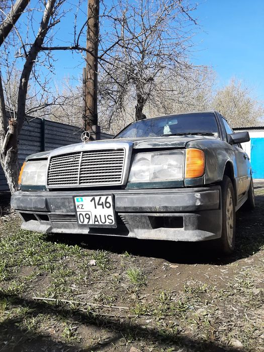 Mercedes Benz e260