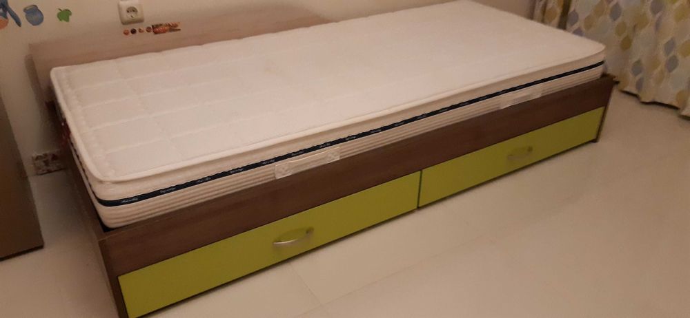 Легло и ракла 82 на 190 с шкафове