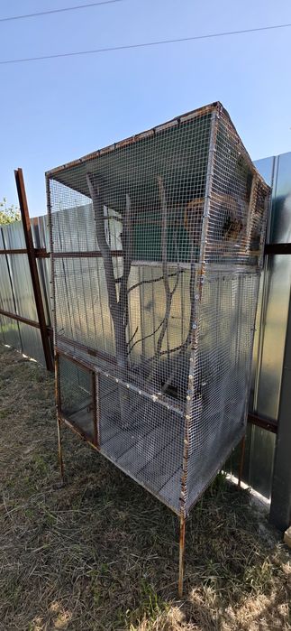 Vand cușcă de papagali