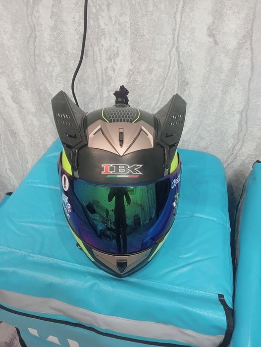 Продам мото шлем за 15000