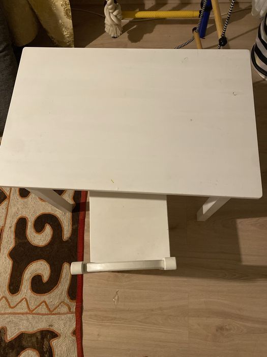 Продам деский стол и стул икея