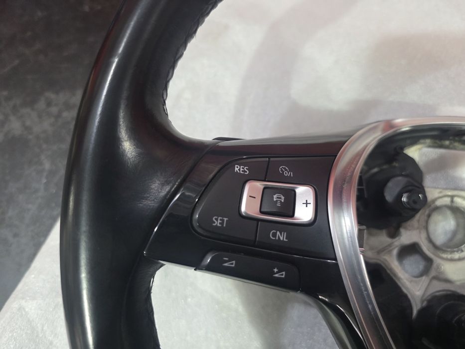 Volan Multifuncțional VW Golf 7 / Passat B8 Original Piele,Comenz,Padelei