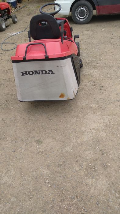 Tractoraș de  gazon 13cp  HONDA