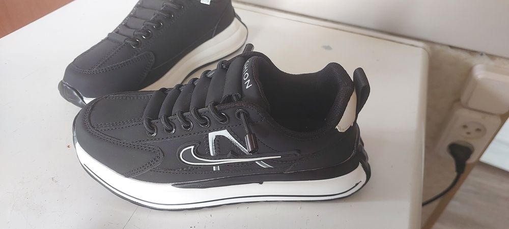 Кроссовки детские