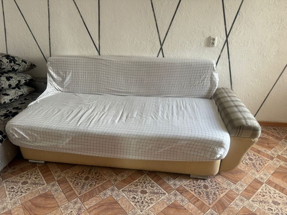 Диван продаю недорого