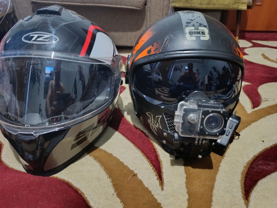 Продам два своих мотошлема