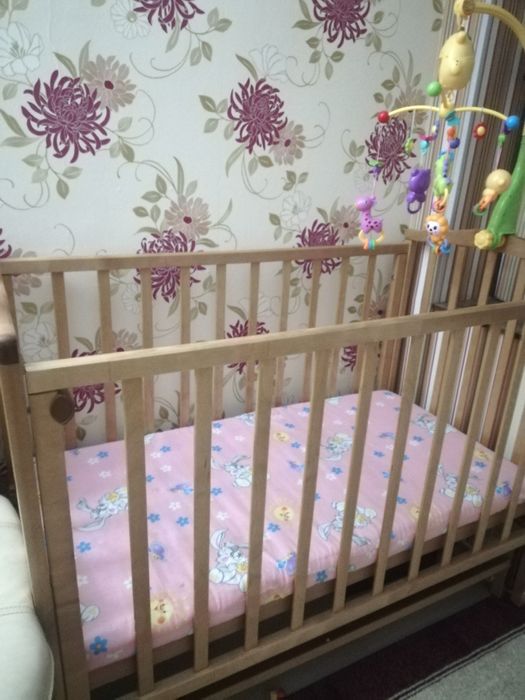 Продаётся детская кроватка