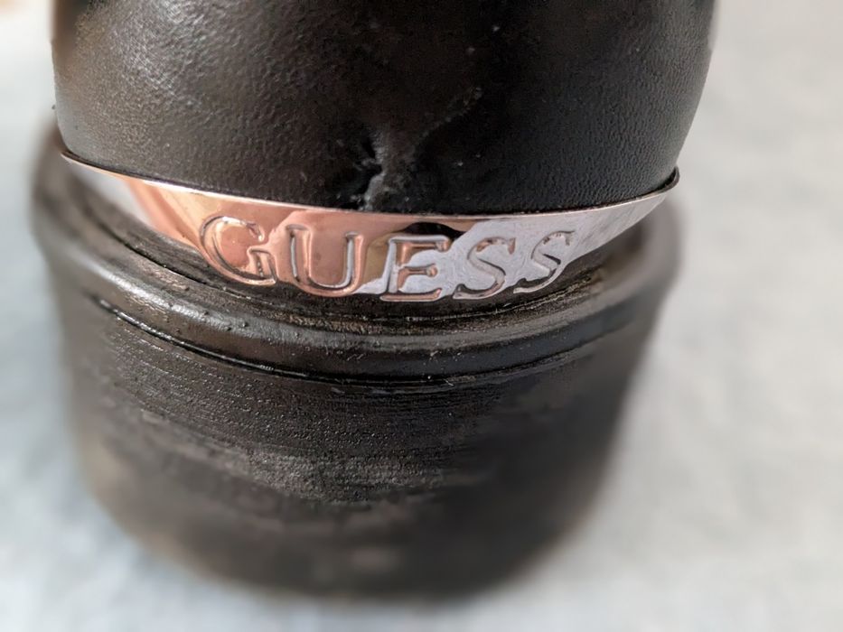 GUESS - Ghete de piele cu par scurt, cu animal print, Negru/Maro scort