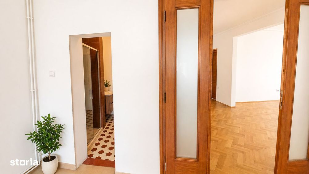 Apartament 4 camere | Universitate Armeneasca | Centrala Proprie