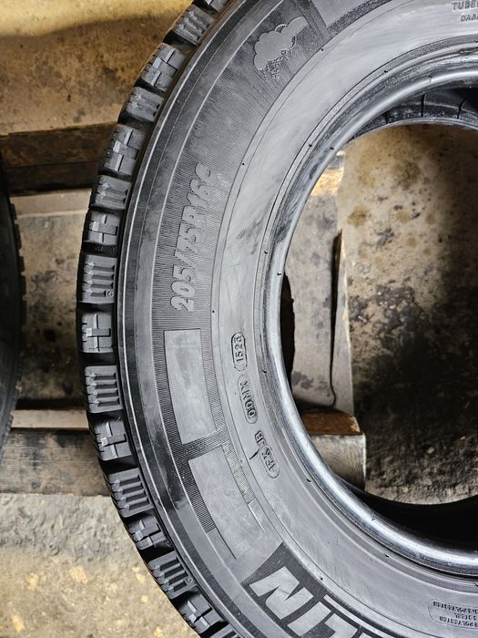 4 anvelope iarna 205 75 16C Michelin 2023