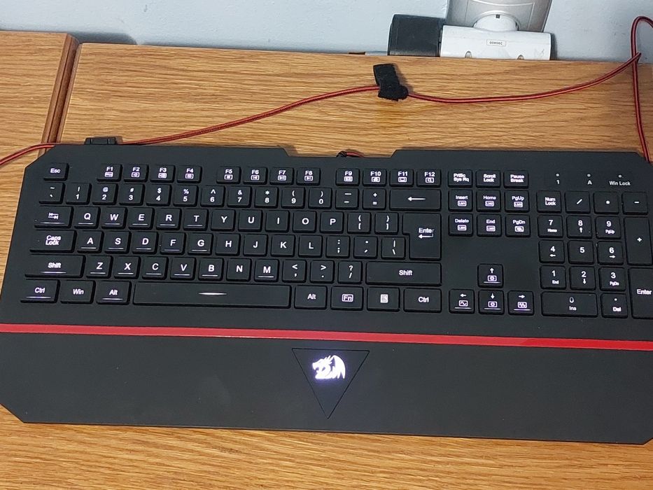 NOU ‼️ Tastatura RGB Gaming Redragon Karura 2, pe fir USB