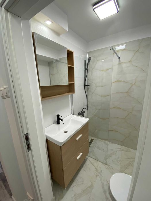 Vanzare apartament 2 camere locuinta /birou Metrou 1 Mai