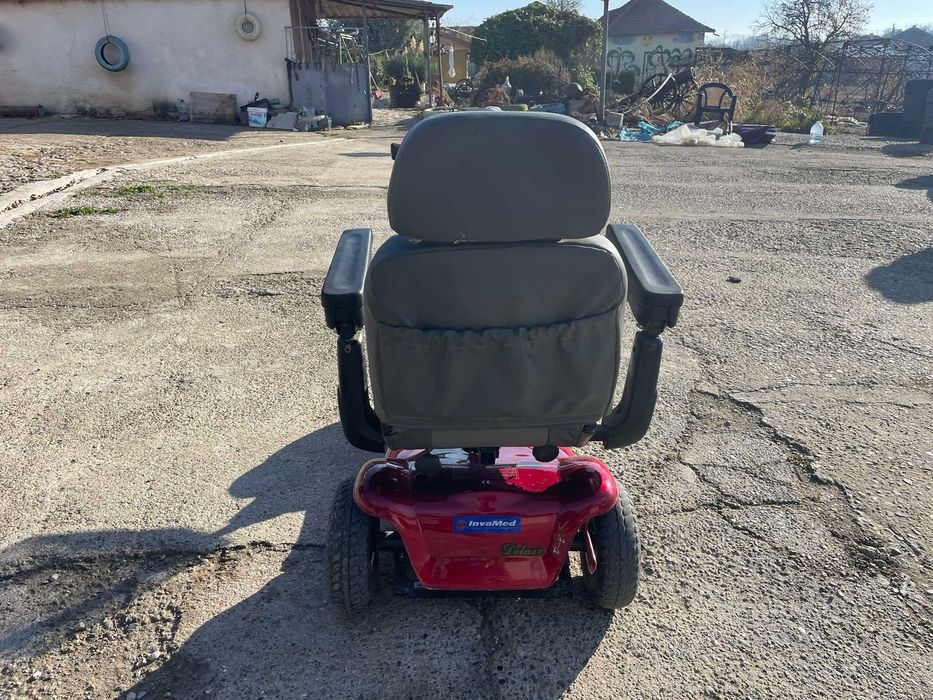 скутер за трудноподвижни хора или инвалиди