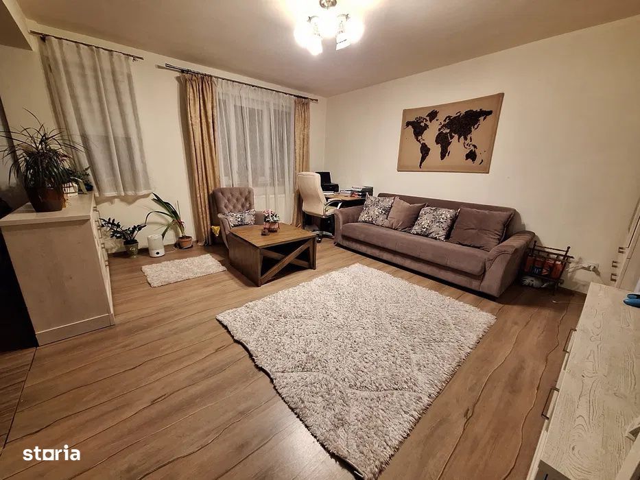 Apartament SEMIDECOMANDAT , 3 camere 67 mp , GRADINA 77mp , zona Tiner