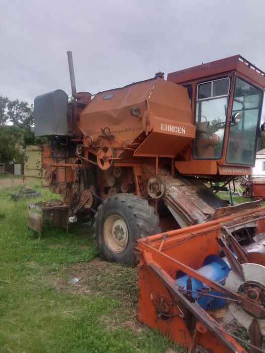 Комбайны Нива и Енисей