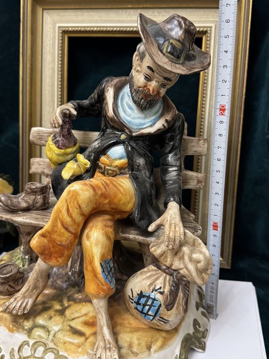 Statueta portelan Art Deco (figurina) Capodimonte Italy.