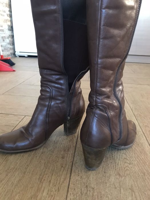 Чанта и Ботуши от естествена мека кожа в цвят мляко с какао