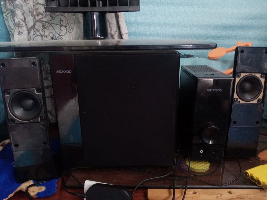 Продаю сабвуфер Microlab FC 362 срочно