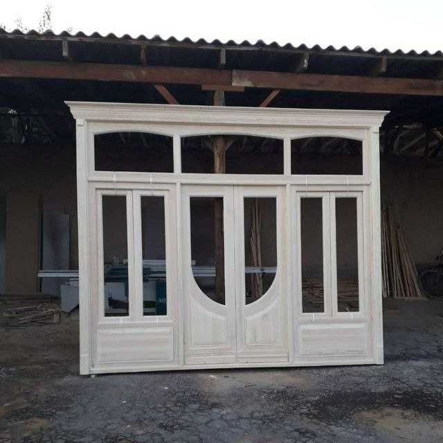 Окна и двери из дерева. Деревянные дверей и рамы