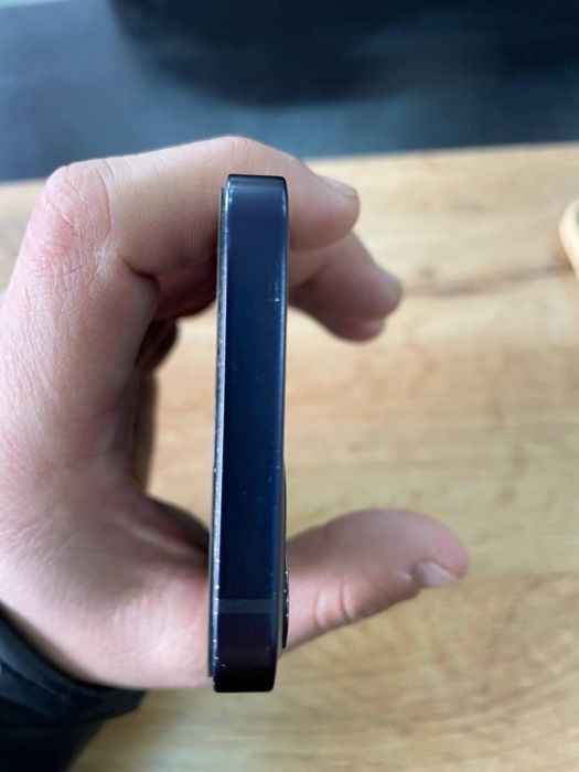 Iphone 12 mini kor dok yo cizilgan joy bor 128 talik 75 yomks abmen yo