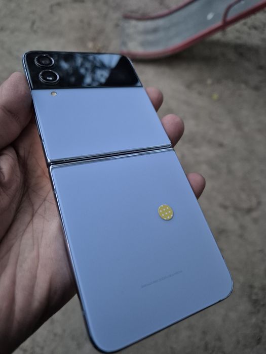 Samsung galaxy flip 4 256gb