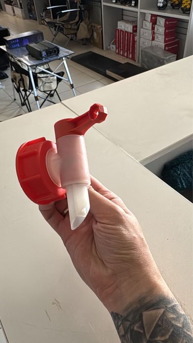 Кран крышка на канистру