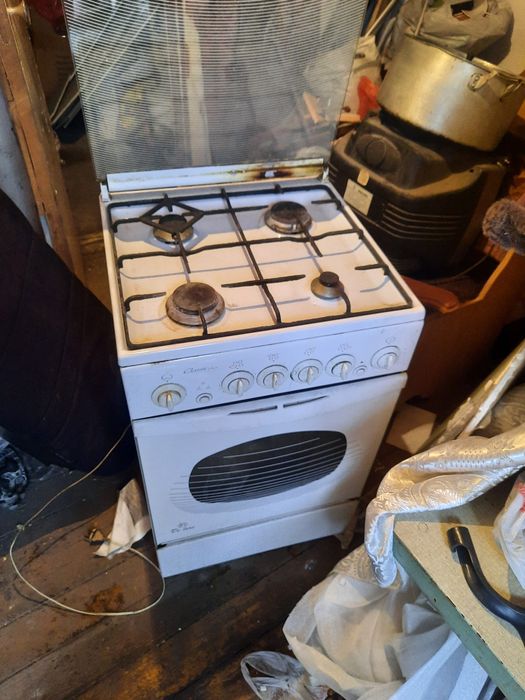 Продам газовую плиту.