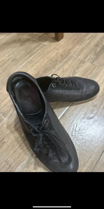 Продаются мужские красовки