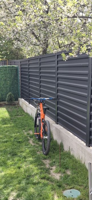 Bicicletă Downhill