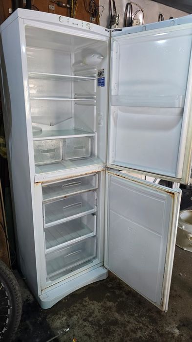 Продам холодильник
