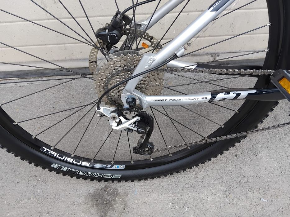 Vând bicicleta din aluminiu